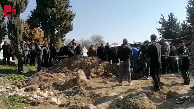 Depremde ölen Ortodoks hristiyanlar köy mezarlığına defnediliyor