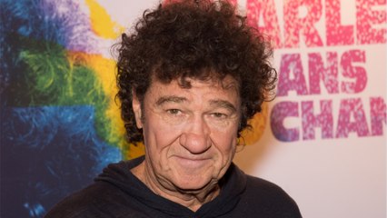 VOICI : Robert Charlebois se confie sur son amitié avec Coluche et fait une troublante révélation