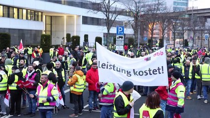 Greve paralisa oito aeroportos na Alemanha
