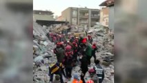 İbb İtfaiye Ekipleri, Depremin 278'inci Saatinde Hatay'da Bir Kişiyi Daha Sağ Olarak Enkazdan Çıkardı