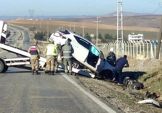 SİİRT'TE TRAFİK KAZASINDA AĞIR YARALANAN DOKTOR, AMBULANS UÇAKLA İSTANBUL'A SEVK EDİLDİ