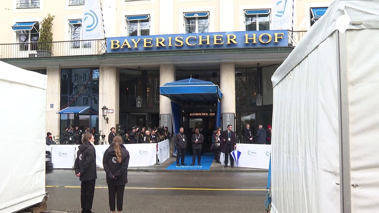 Münchner Sicherheitskonferenz: Rufe nach mehr Militär-Hilfe für Ukraine