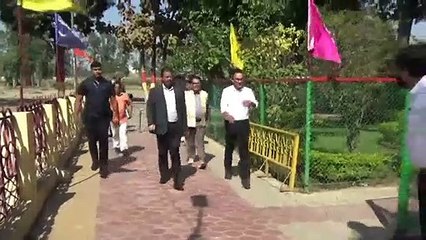 पिंगुआ ने खंडोबा मंदिर से महामाया चैक खूंटाघाट तक लगभग 8 किलोमीटर की लंबाई में बन रहे निर्माणाधीन सड़क का बारीकी से अवलोकन किया