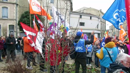 MVI_7152 2023-02-16 Niort manifestation contre la réforme des retraites