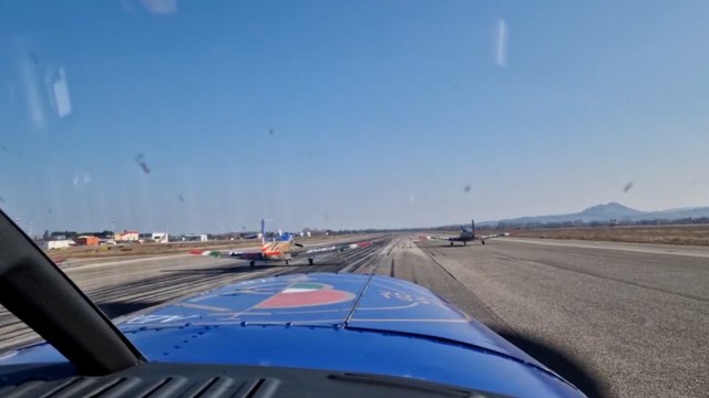 Lezioni di volo al Ridolfi di Forlì per 200 studenti. Il video