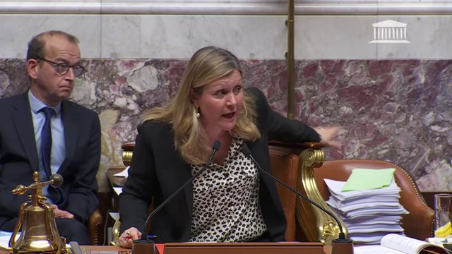 Manuel Bompard (LFI) repris par Yaël Braun-Pivet sur l'organisation des séances à l'Assemblée nationale