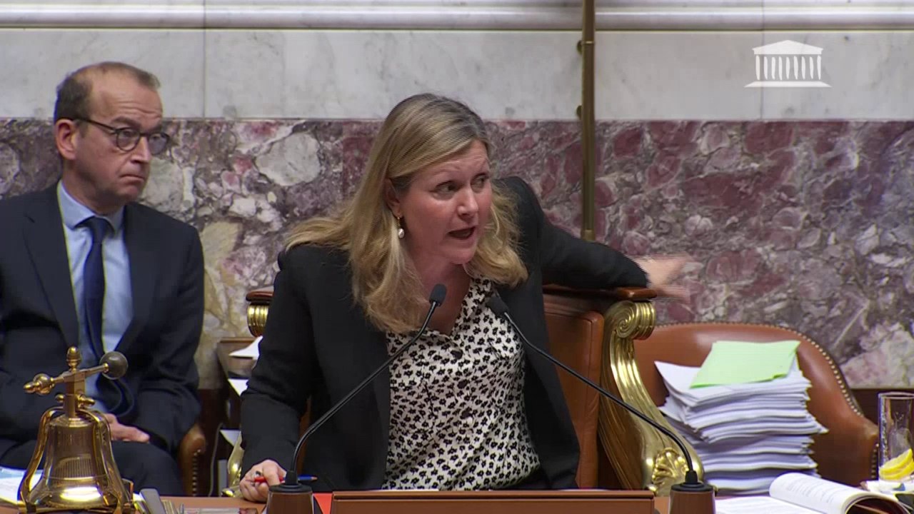 Manuel Bompard (LFI) repris par Yaël Braun-Pivet sur l'organisation des séances à l'Assemblée nationale