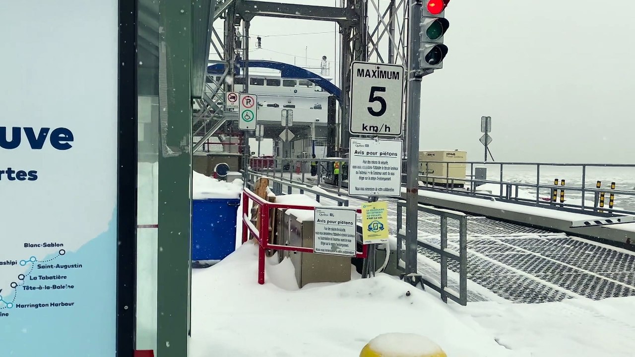 CH 17 Fev TOPO Traversier echoue Isle-aux-Coudres