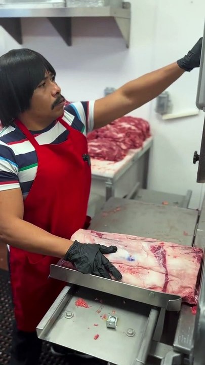 Trabajando de carnicero.