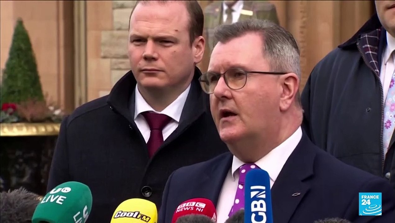 Primer ministro británico se reunió con líderes políticos en Irlanda del Norte