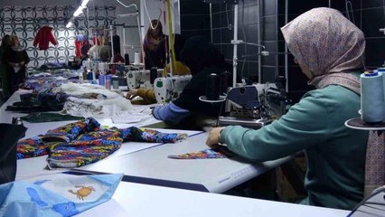 Usta öğretici kadınlar, depremzedeler için canla başla çalışıyor
