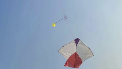 Gudda Game Kite Catch - Kite rooling around - kite Diy