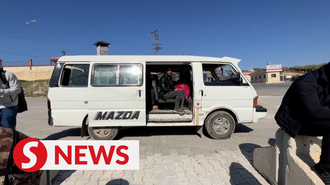 After devastating quake, Syrians return home to war zone