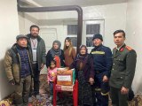 Vietnam arama kurtarma ekibinden Vietnamlı gelin ve Türk ailesine yardım