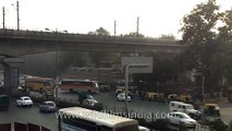 Day time traffic and metro around Kashmere Gate ISBT!