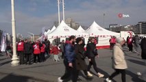 Kızılay depremzedeler için Taksim Meydanı'nda kan bağışı kampanyası başlattı
