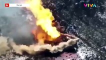 DETIK-DETIK 'Bola Api' Hantam Tank dan Gorong-gorong Rusia