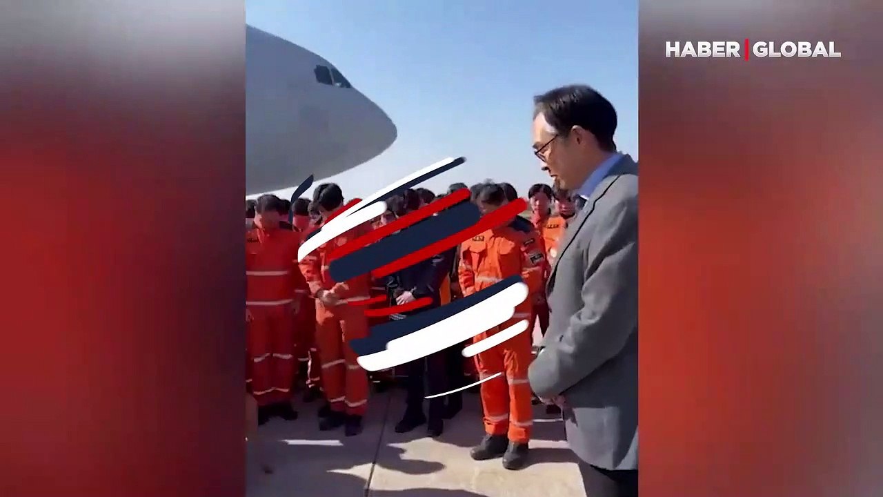 Sosyal medyada gündem oldu... Güney Koreli arama kurtarma ekibinin tüyleri diken diken eden anları