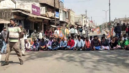 भाजपाइयों ने किया चक्काजाम, भूपेश सरकार को जमकर कोसा