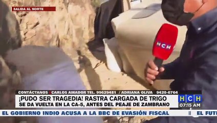 Pesada rastra volca en la carretera al norte