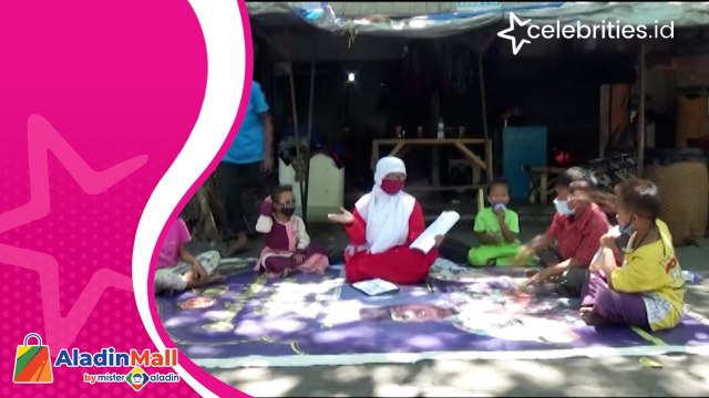Viral Guru di Gresik Rela Keliling Jarak Jauh, Ngajar Anak Tak Mampu