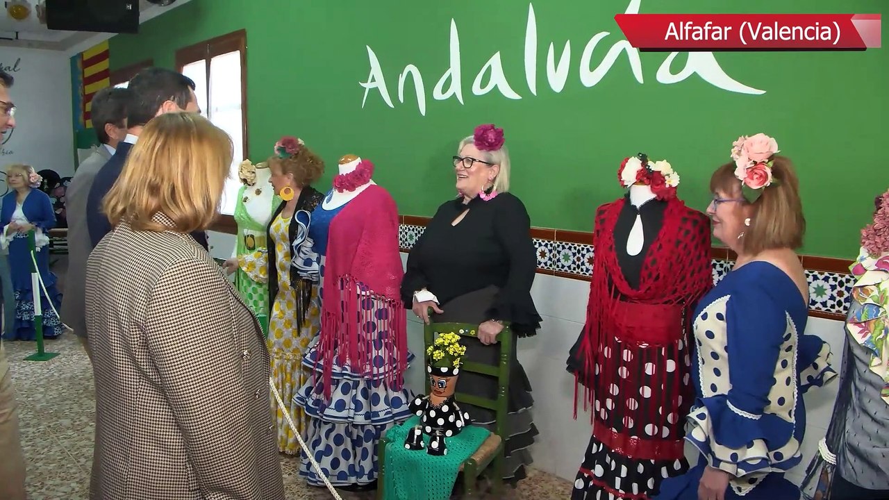 Moreno destaca en Valencia la contribución de las casas andaluzas por las costumbres y la cultura