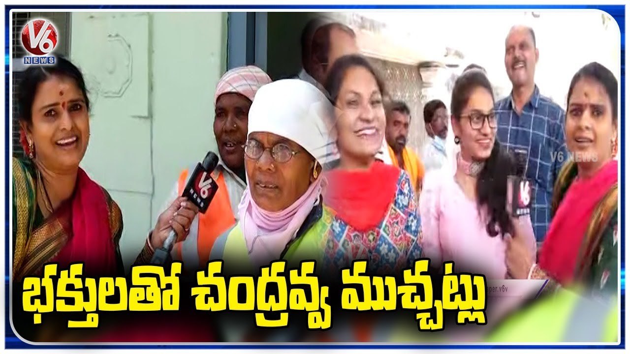 Teenmaar Chandravva Fun With Devotees, Interaction With Municipal Workers | V6 News