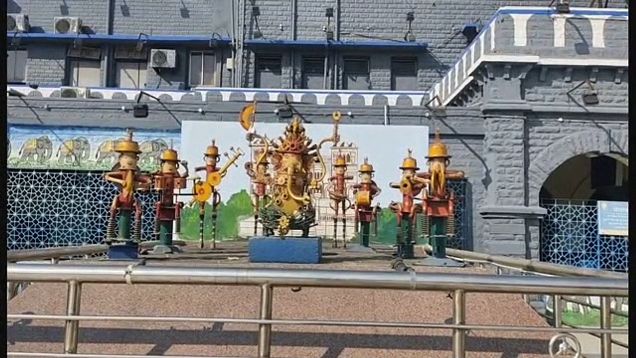 #BreakingNews Block in Bayana, many passenger trains canceled in Ratlam, some routes changed, VIDEO