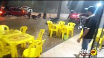 Água invade casas e comércios durante forte chuva em Cajazeiras; internautas registram tempestade