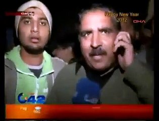 Canlı Yayında Çıldıran Muhabir Mikrofonla Saldırdı