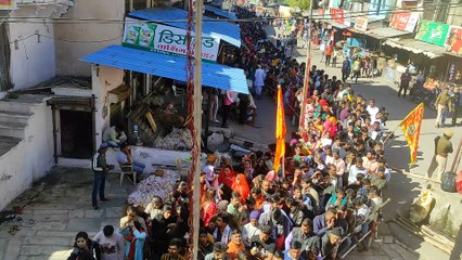 Télécharger la video: Video...महाशिवरात्रि पर्व मेवाड़ के आराध्यदेव एकलिंगजी के दर्शनों को उमड़ी भीड़