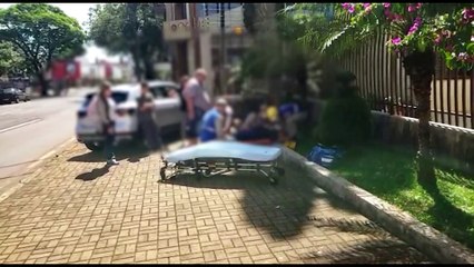 Idosas ficam feridas após colidirem T-Cross contra muro de Igreja no Centro