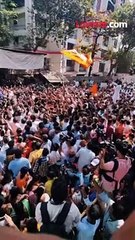 मातोश्रीबाहेर शिवसैनिकांच्या गराड्यात उद्धव ठाकरे यांचा एल्गार…