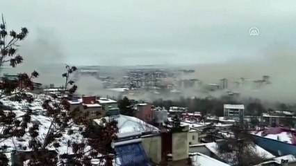 İkinci depremin ardından oluştu! İşte o toz bulutu