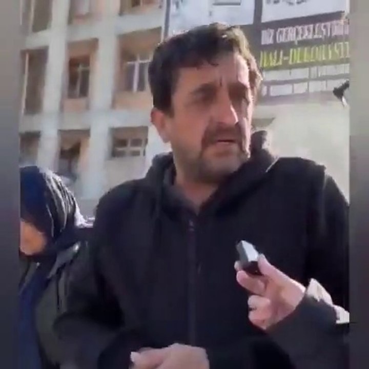 Hatay'da 16 yakınını kaybeden depremzede: Reis babamıza inanıyorum, tek umudumuz o, inşallah bizi böyle açıkta bırakmaz