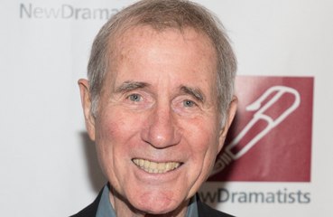 Jim Dale estaba encantado de de estar en ocho películas de Carry On