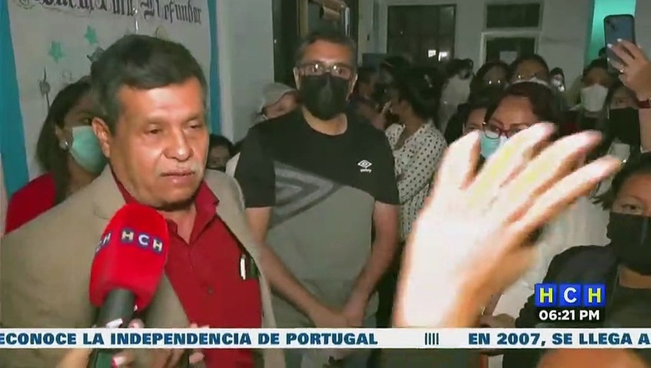 Autoridades de la departamental responden a las exigencias de maestros SEMED