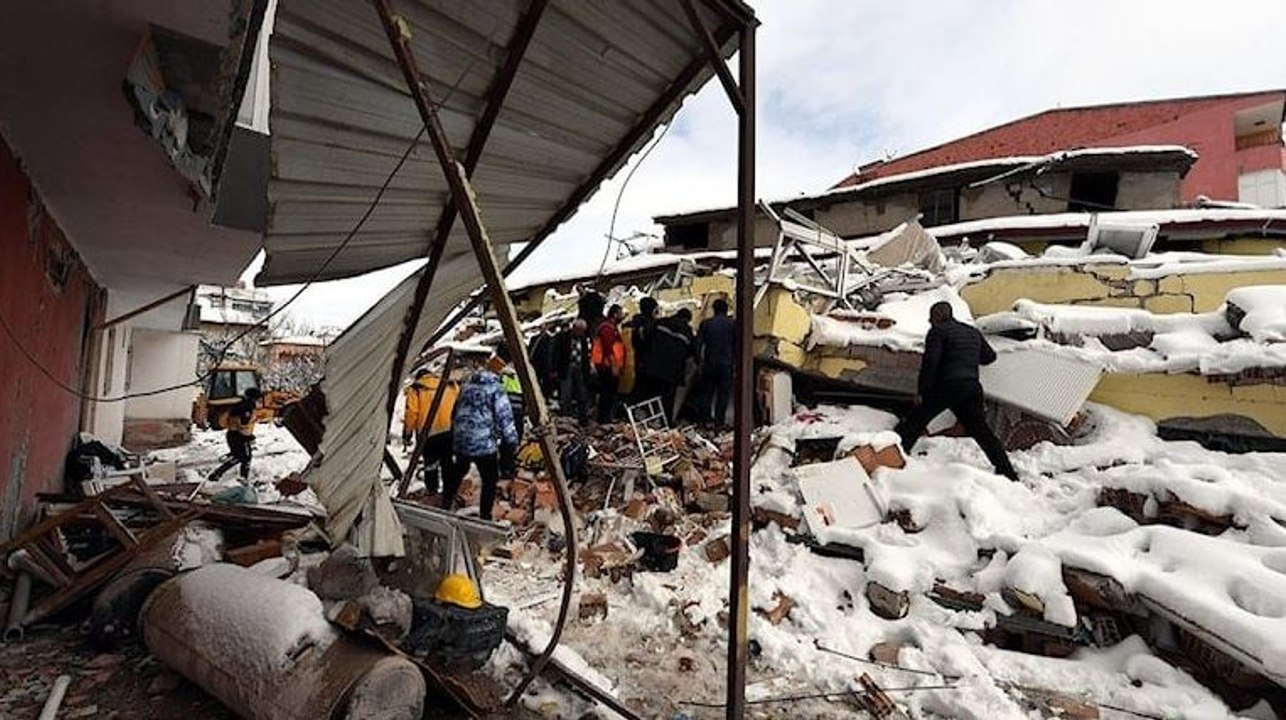 Elbistan’da deprem nedeniyle ölenlerin sayısı açıklandı