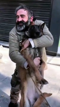 Enkazın altından onu kurtaran köpekle buluştu: Sen var ya...