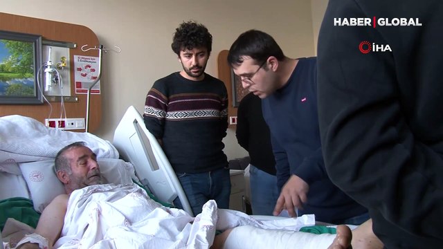 Deprem sırasında balkondan sokağa savrulan cep telefonu 4 kişinin hayatını kurtardı