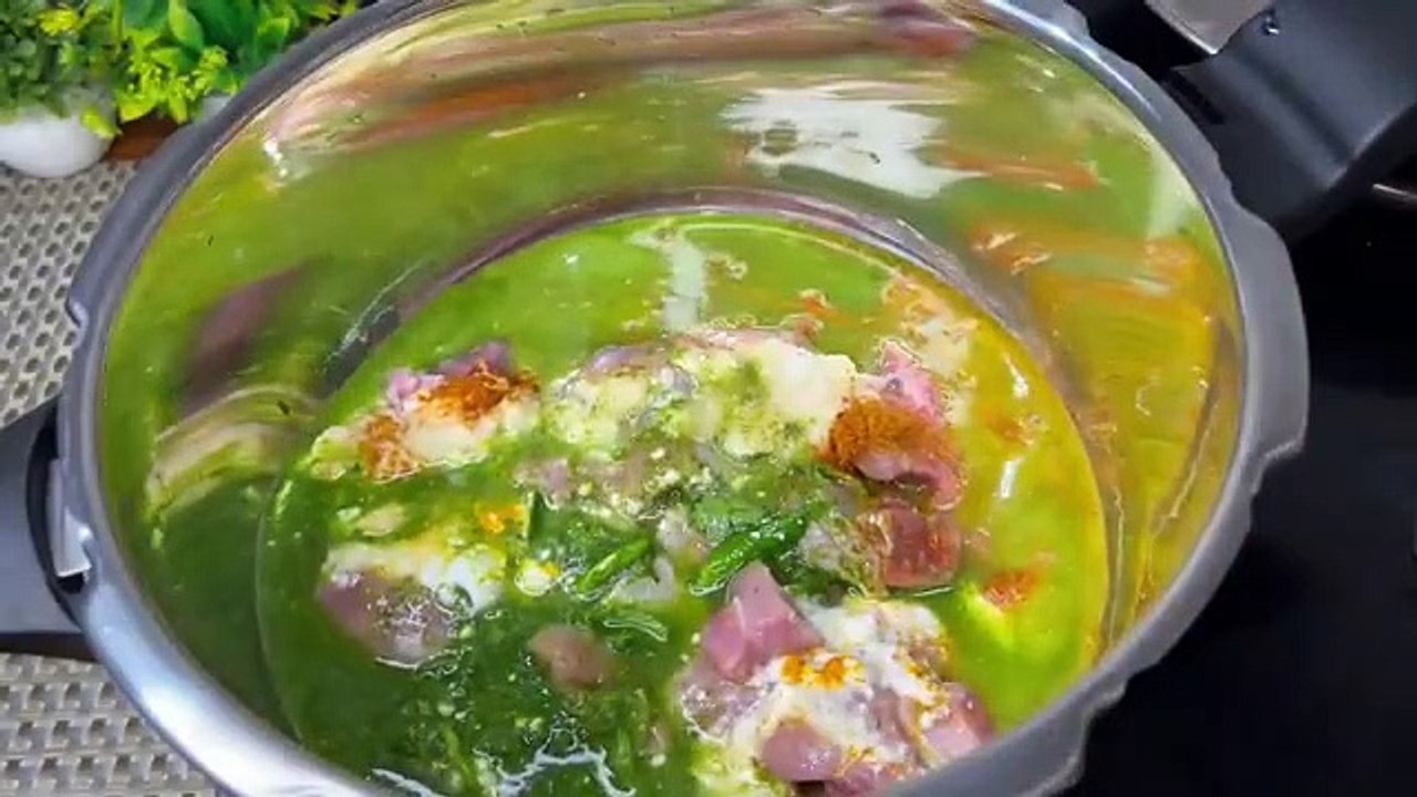 Hyderabadi_Hari_Mirch_Ka_Tala_Hua_Gosht_-_Mirchi_Ka_Tala_Hua_Gosht(360p)
