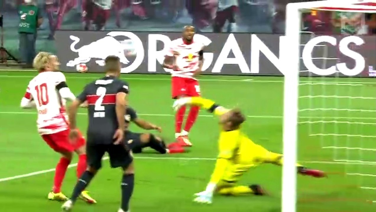 Funny Football Moments That Make You Look Stupid !!!
