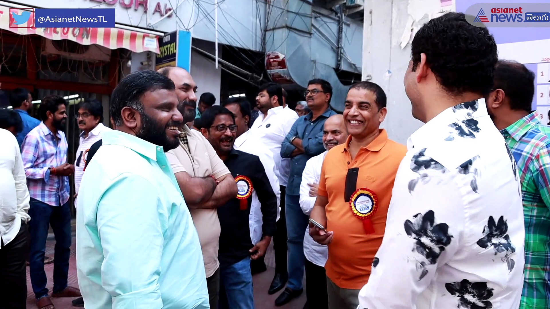 తెలుగు సినీ నిర్మాతల మండలి ఎన్నికలు.. సతీసమేతంగా వచ్చి ఓటేసిన రాజేంద్రప్రసాద్