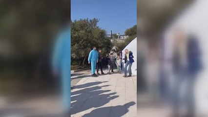 Aleyna Tilki ve Sefo depremzede çocuklarla oyun oynadı