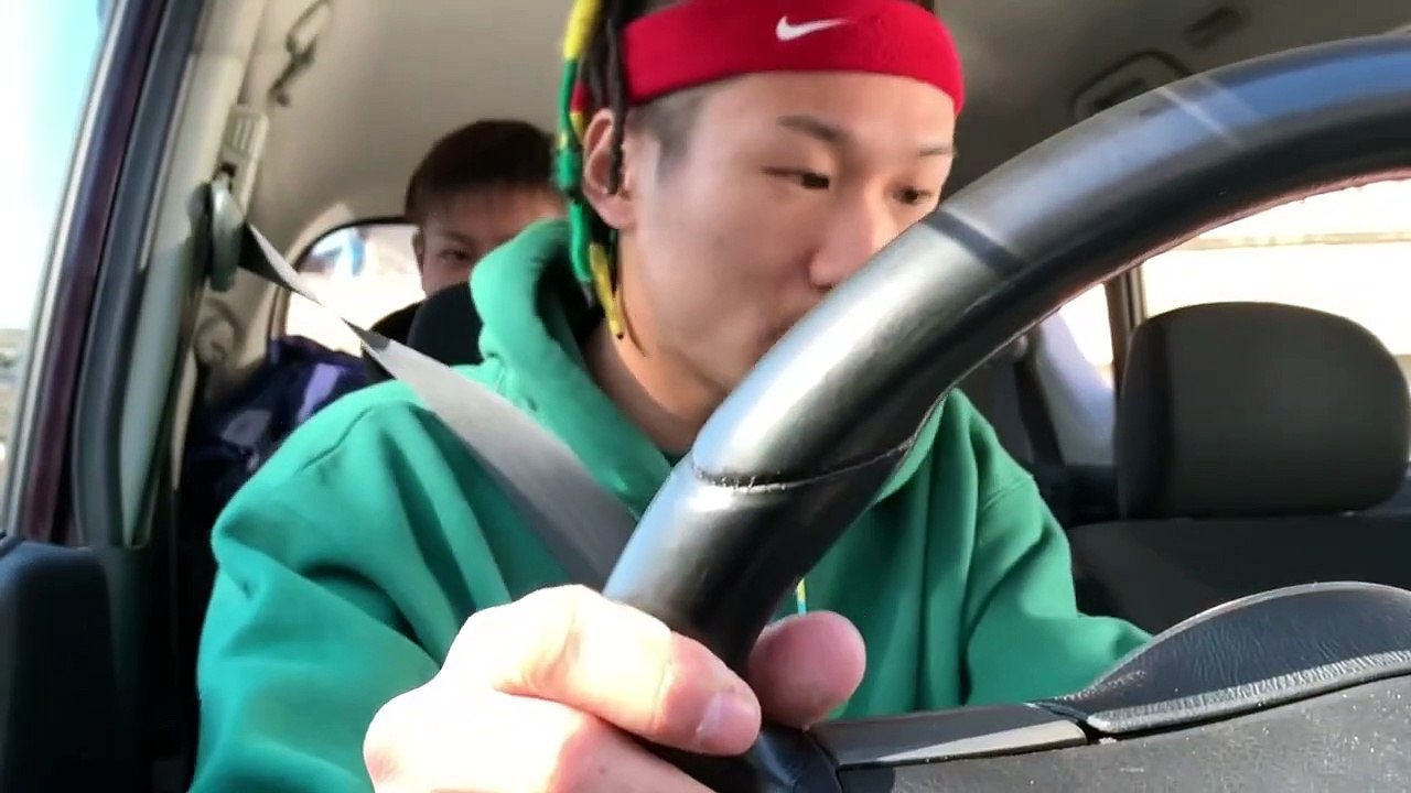 友達の車にフロントガラス男ドッキリしてみた【ドッキリ】