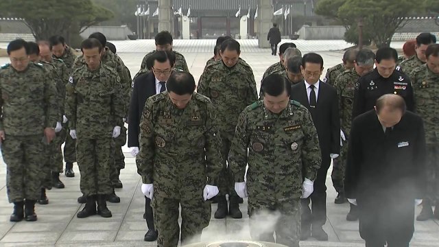 특전사동지회 5·18 묘지 첫 참배 ...일부 항의 시위도 / YTN