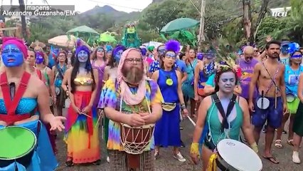 Os cânticos do bloco Pena de Pavão de Krishna