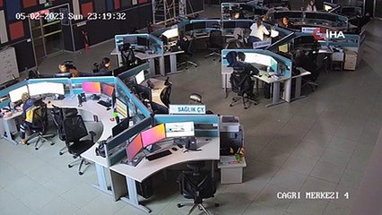 112 Acil Çağrı Merkezi, deprem anında böyle görevine devam etti: o anlar kamerada