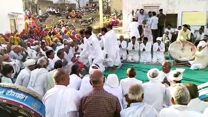 VIDEO:ढोल-मंजीरे की थाप पर गाए लोकगीत, श्रोता हुए मुग्ध