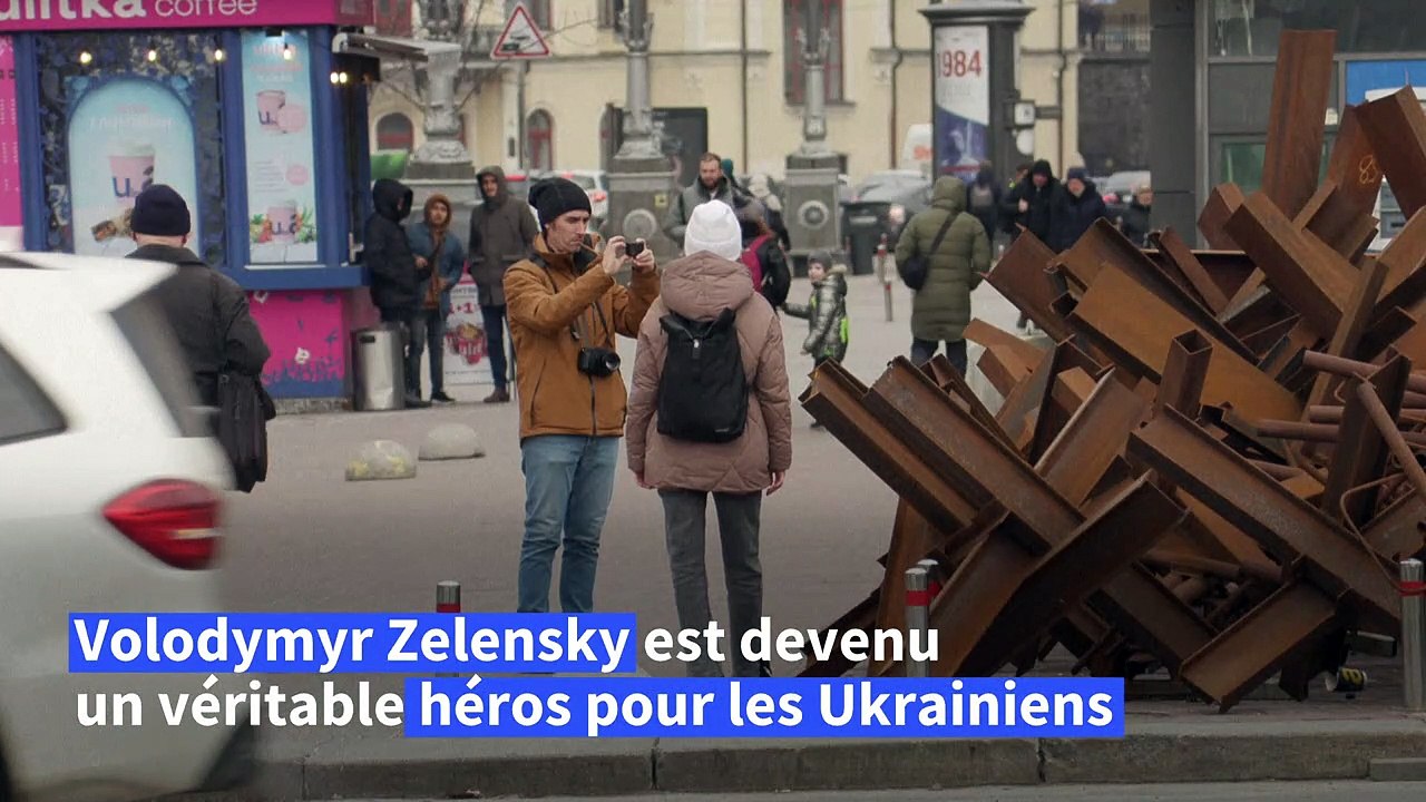 Ukraine : Zelensky est vu comme un héros par les Ukrainiens